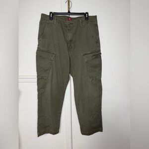 Levi's Men's Taper Green XX Cargo Pants size 36